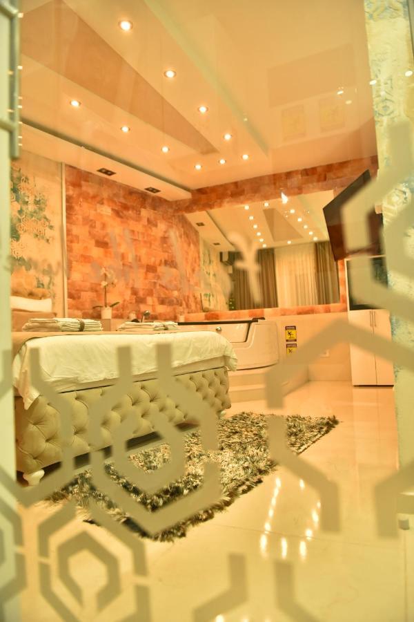 Design Apartment Premium Spa Lux 4 Star "Dubai" Completely Private Wellness & Spa Free Included Sauna & Jacuzzi & Salt Wall & Fire Place & 3D Ceilings & Business Wifi & Netflix & Keyless Code Entry & Full Smart App & Secure 2 Parking Place Чуприя Экстерьер фото
