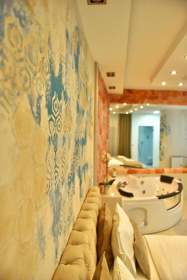 Design Apartment Premium Spa Lux 4 Star "Dubai" Completely Private Wellness & Spa Free Included Sauna & Jacuzzi & Salt Wall & Fire Place & 3D Ceilings & Business Wifi & Netflix & Keyless Code Entry & Full Smart App & Secure 2 Parking Place Чуприя Экстерьер фото