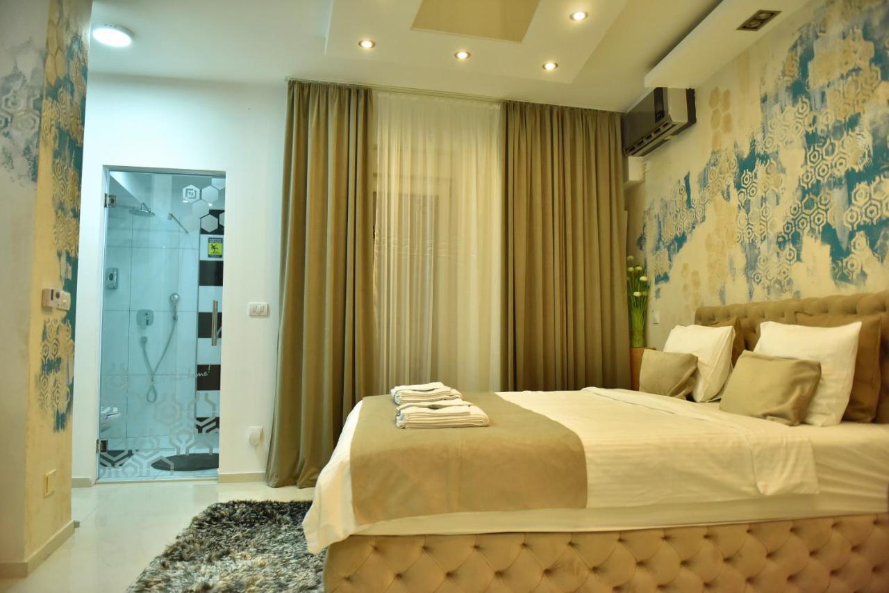 Design Apartment Premium Spa Lux 4 Star "Dubai" Completely Private Wellness & Spa Free Included Sauna & Jacuzzi & Salt Wall & Fire Place & 3D Ceilings & Business Wifi & Netflix & Keyless Code Entry & Full Smart App & Secure 2 Parking Place Чуприя Экстерьер фото