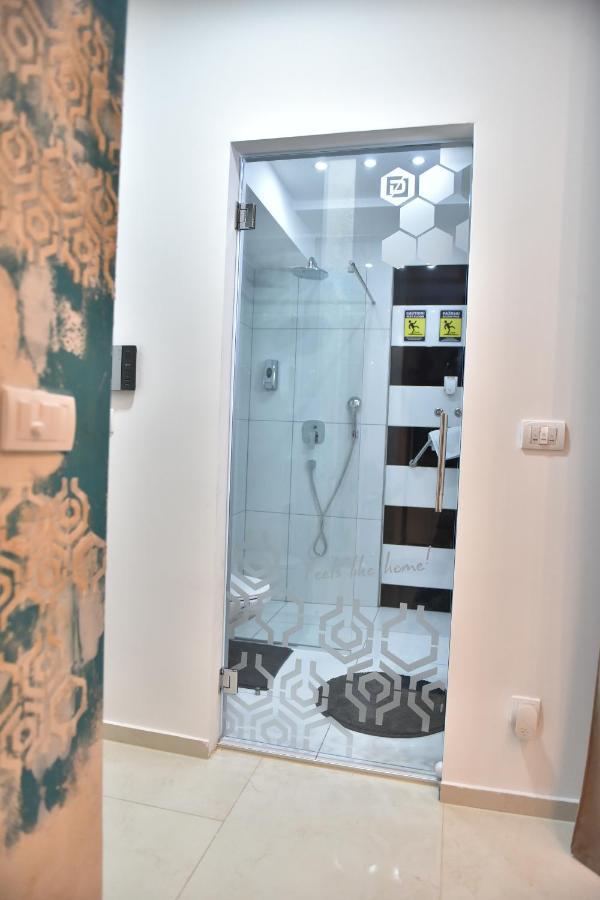 Design Apartment Premium Spa Lux 4 Star "Dubai" Completely Private Wellness & Spa Free Included Sauna & Jacuzzi & Salt Wall & Fire Place & 3D Ceilings & Business Wifi & Netflix & Keyless Code Entry & Full Smart App & Secure 2 Parking Place Чуприя Экстерьер фото