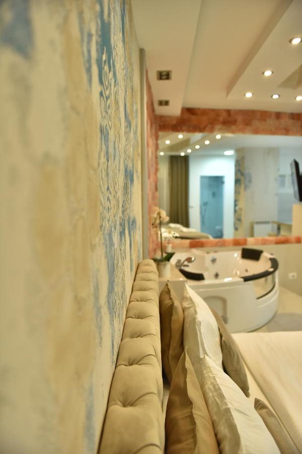 Design Apartment Premium Spa Lux 4 Star "Dubai" Completely Private Wellness & Spa Free Included Sauna & Jacuzzi & Salt Wall & Fire Place & 3D Ceilings & Business Wifi & Netflix & Keyless Code Entry & Full Smart App & Secure 2 Parking Place Чуприя Экстерьер фото